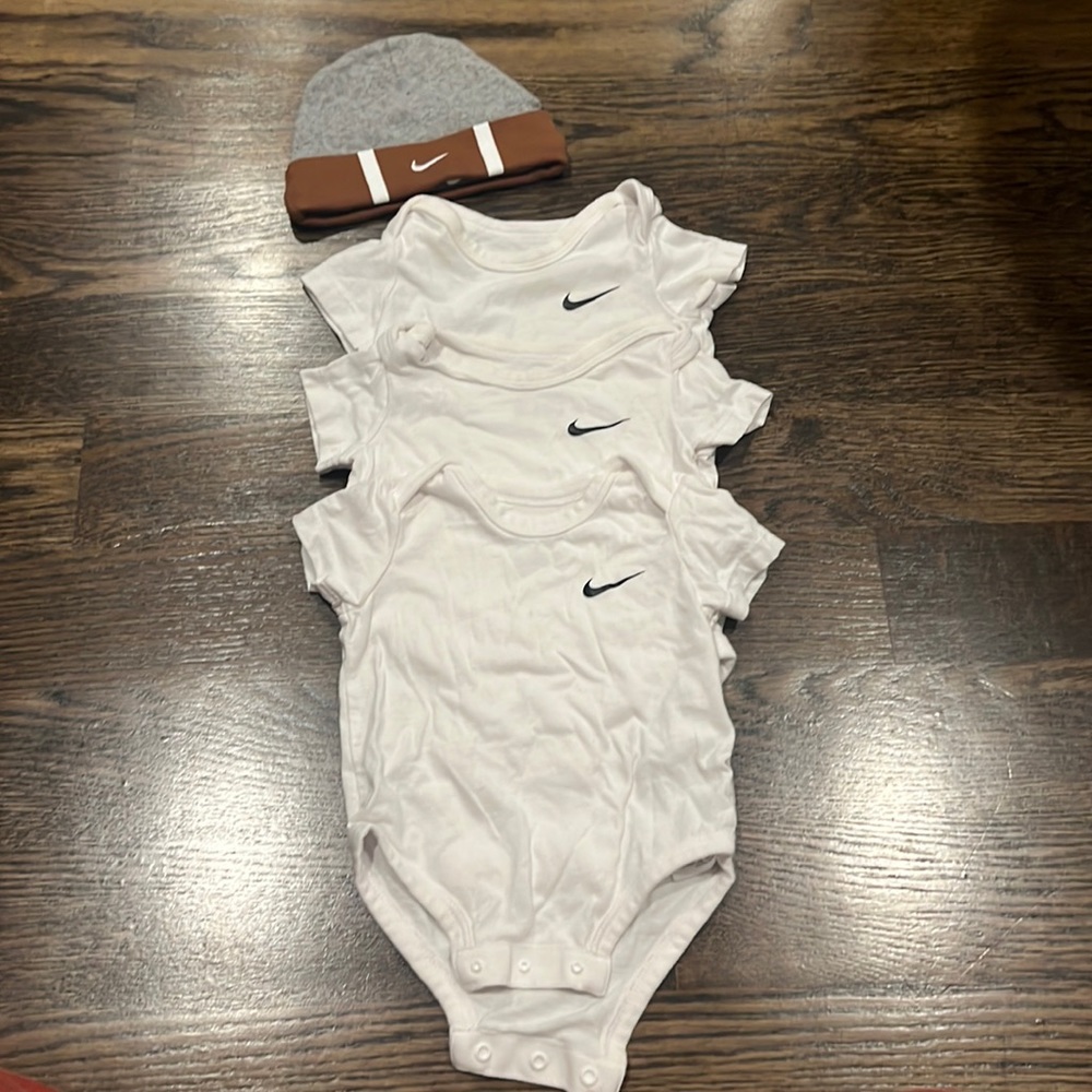 NWOT Nike Onesie Bundle with hat